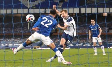 九游网页版入口-包含热刺在比赛中表现抢眼，精彩夺冠脚步的词条