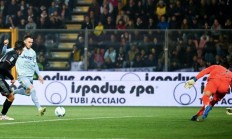 九游app下载-瓦伦西亚客场绝杀，赢得心满意足的胜利的简单介绍